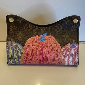 ✅ PRICE IS FIRM ✅ Designer Tissue Holder.